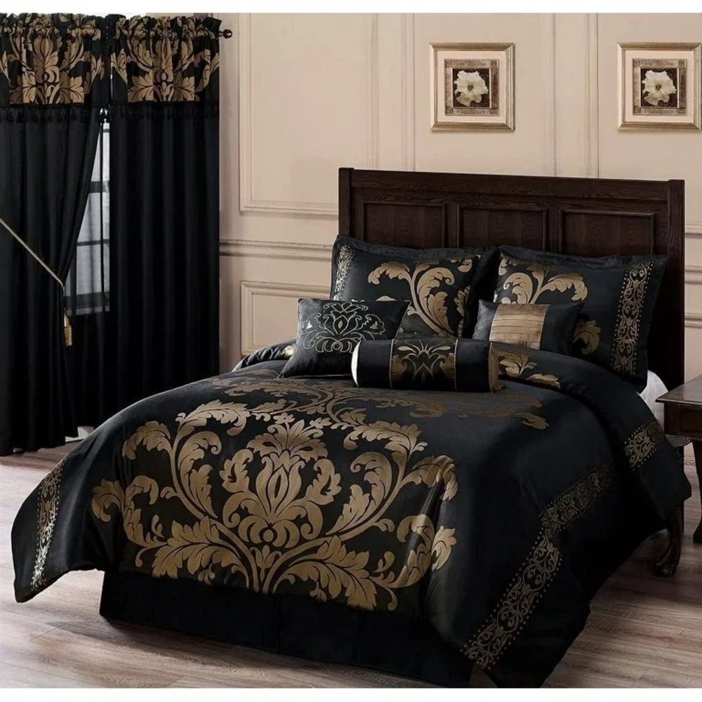 Elegant Black and Gold 3 piece king Bedding Set